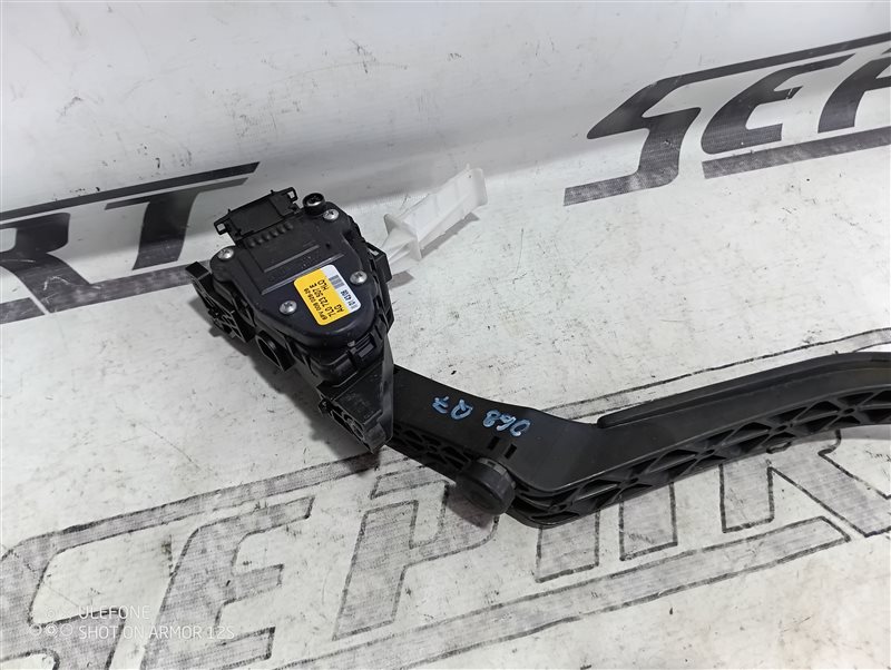 Педаль газа Audi Q7 2007 4L