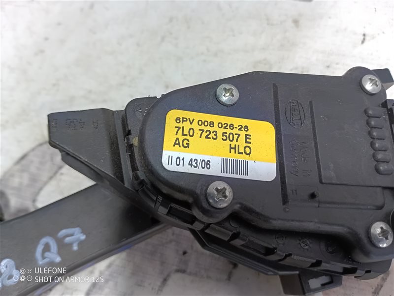 Педаль газа Audi Q7 2007 4L