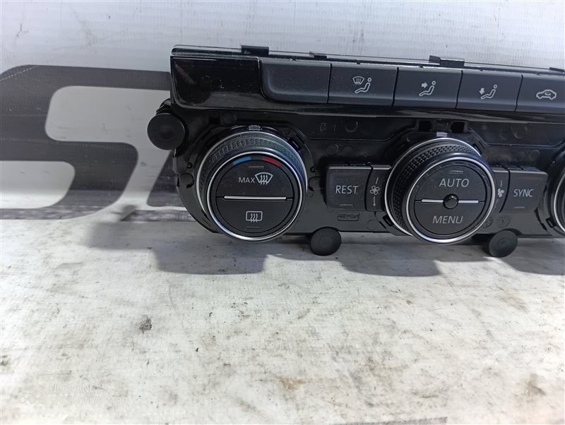 Блок климат-контроля Volkswagen Passat 2015 B8