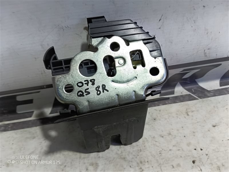 Замок крышки багажника Audi Q5 2010 8R