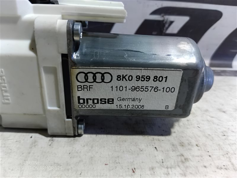 Моторчик стеклоподъемника Audi Q5 2010 8R