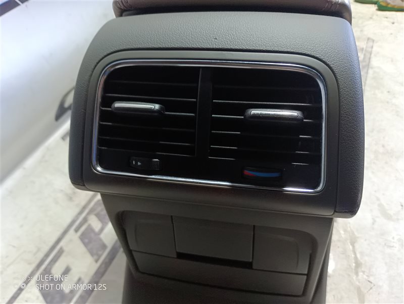 Подлокотник Audi Q5 2010 8R