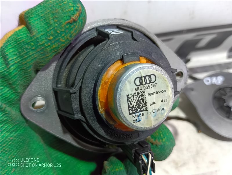 Динамики в торпедо Audi Q5 2010 8R