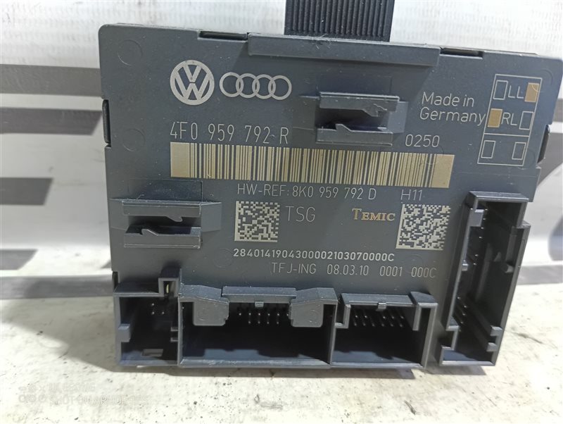 Блок управления дверьми Audi A6 2010 C6