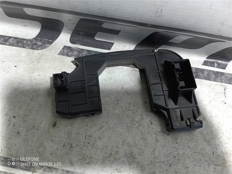 Блок подрулевых переключателей Audi A6 2010 C6