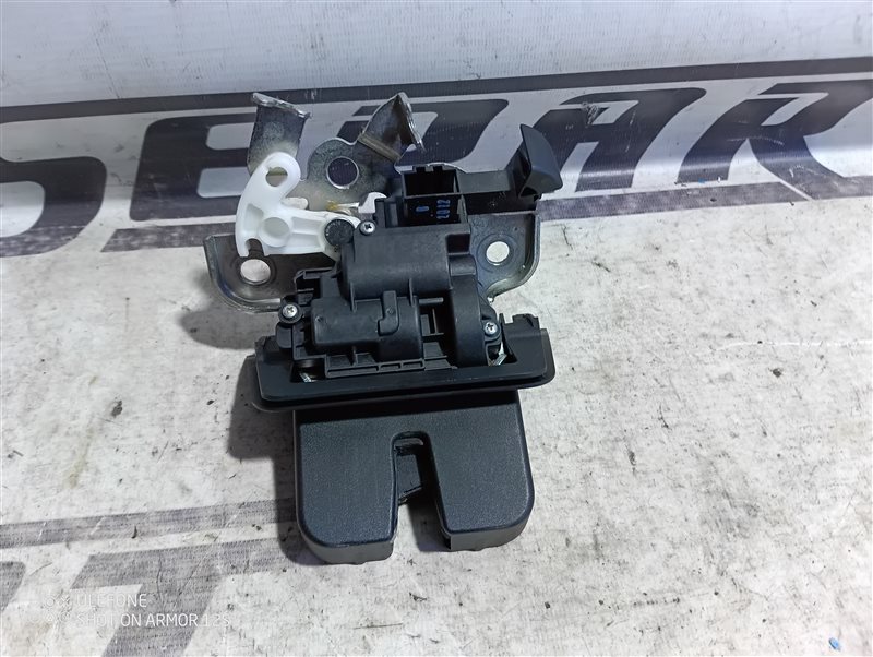 Замок багажника Audi Q3 2012 8U