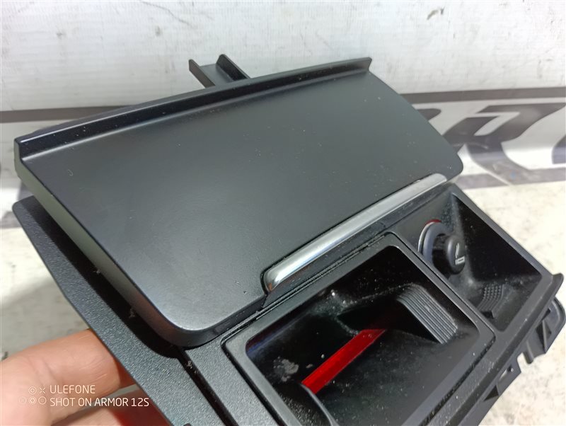 Пепельница Audi Q5 2010 8R