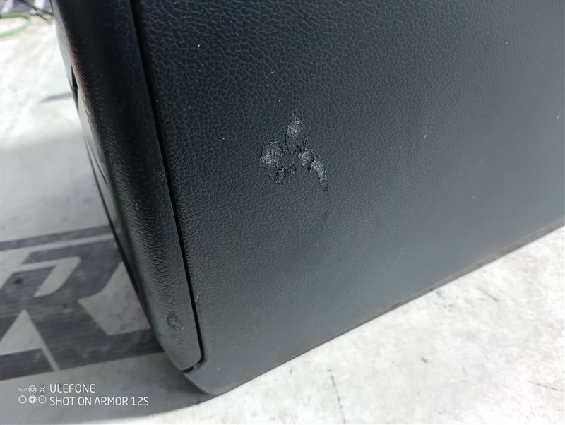 Подлокотник Audi A5 2012 8T