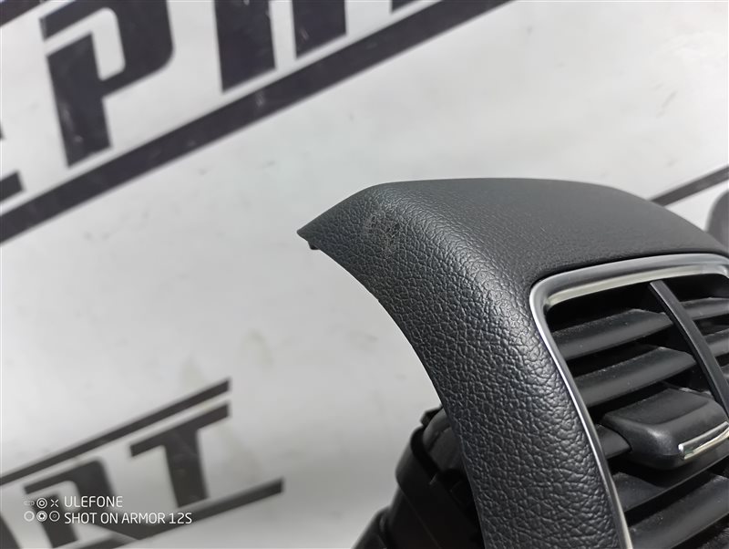 Консоль задняя с дефлекторами Audi Q3 2012 8U
