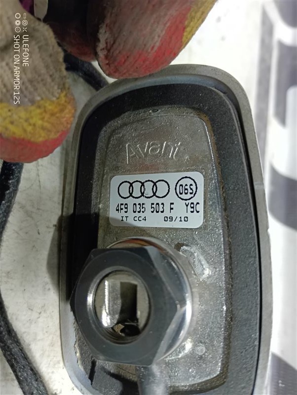 Антенна плавник Audi A6 2010 C6