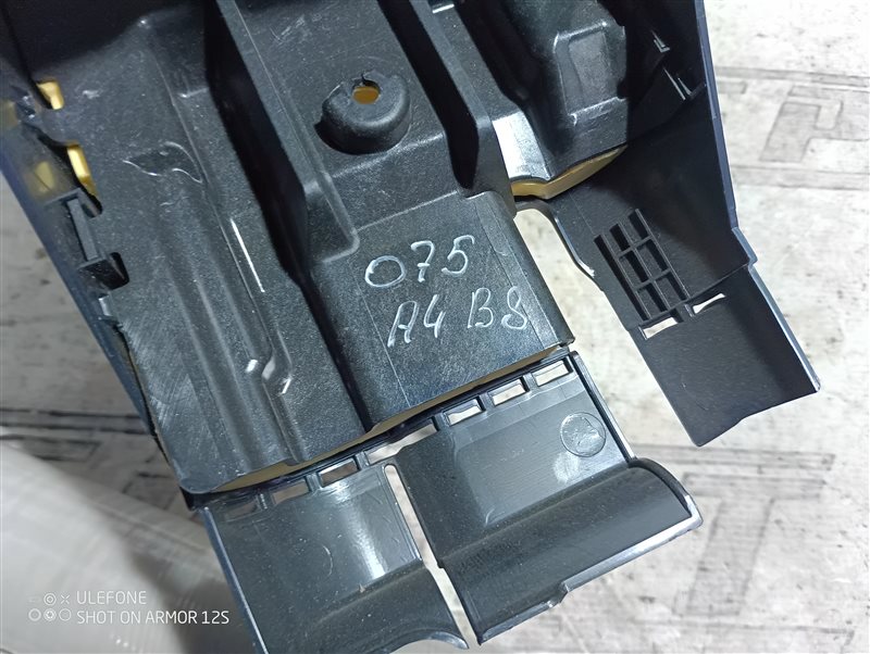 Кожух рулевой колонки Audi A4 2010 B8