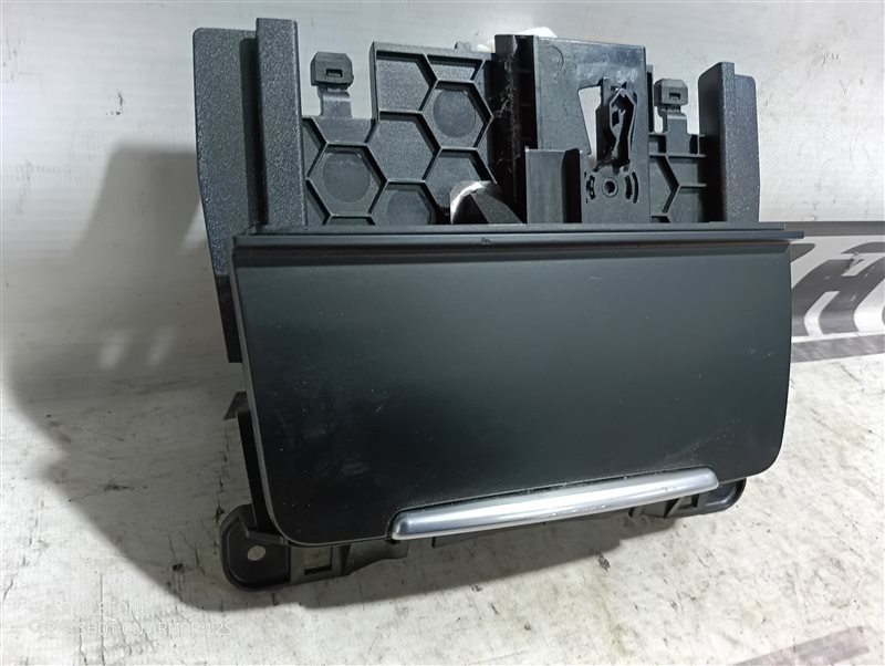 Пепельница Audi A4 2010 B8