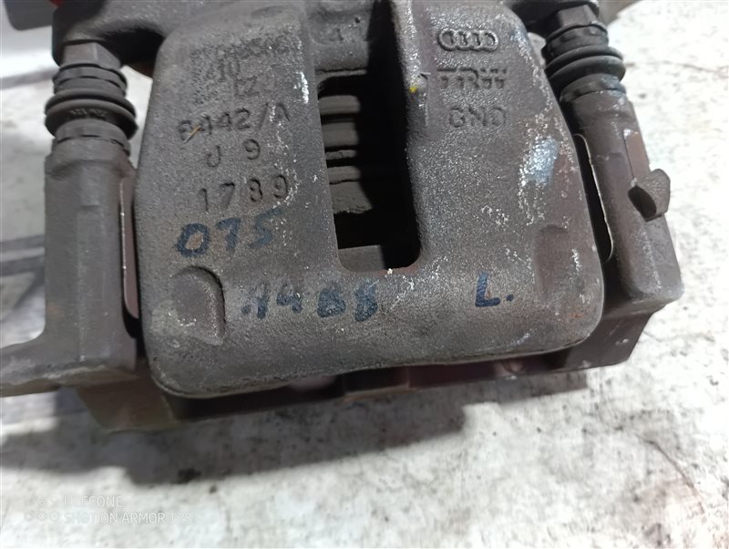 Суппорт тормозной Audi A4 2010 B8