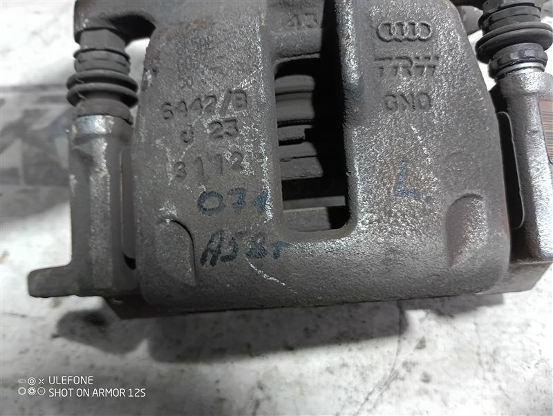 Суппорт тормозной Audi A5 2013 8T