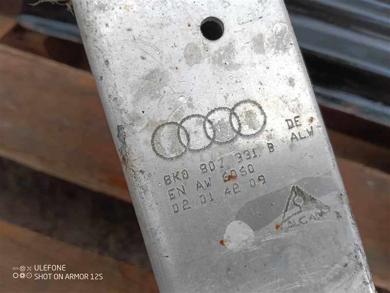 Усилитель бампера Audi A4 2009 B8