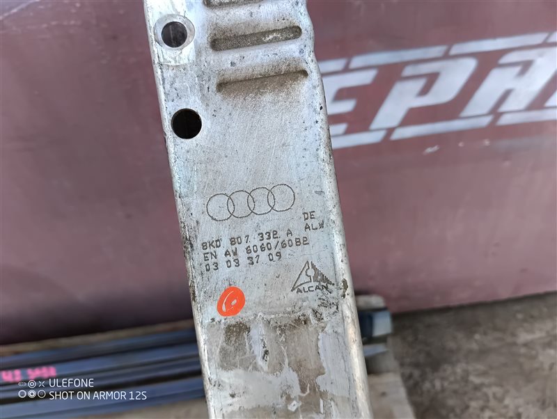 Усилитель бампера Audi A4 2010 B8