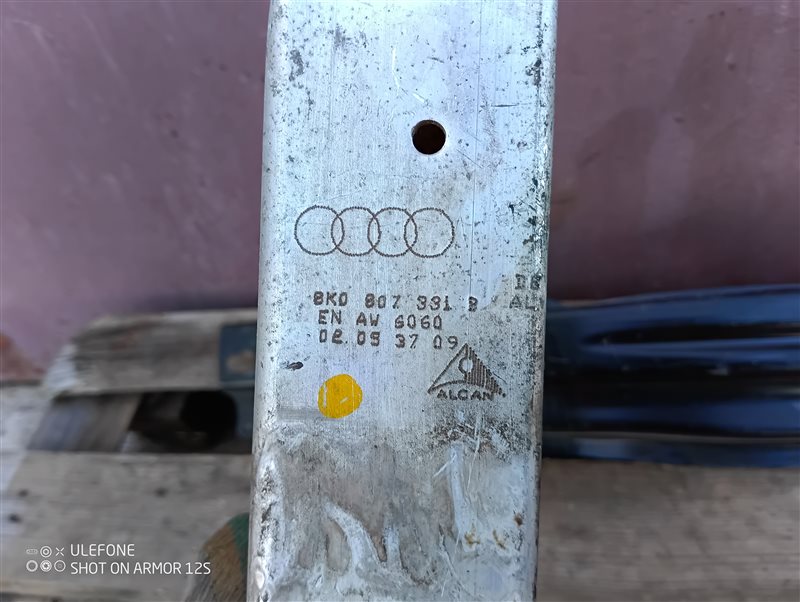 Усилитель бампера Audi A4 2010 B8