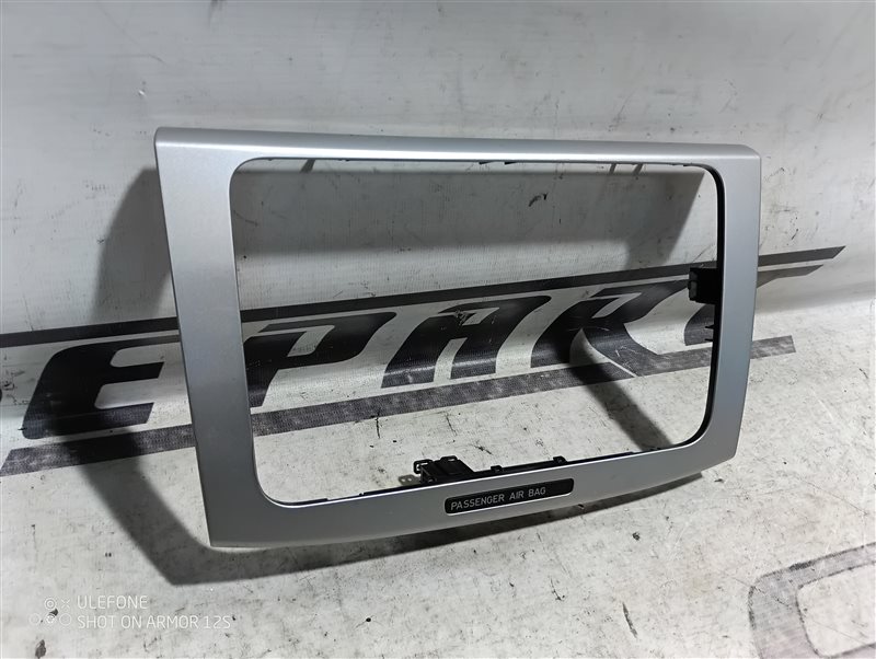 Рамка магнитолы Volkswagen Passat 2009 B6