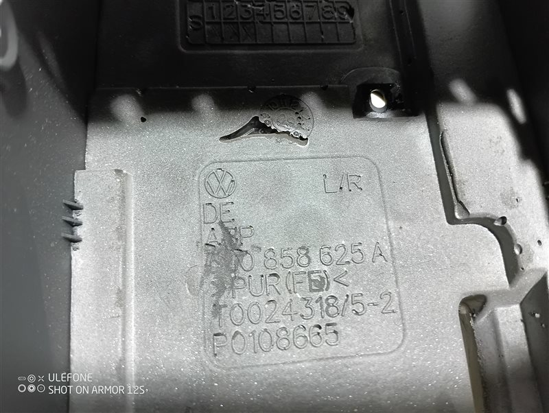 Кожух рулевой колонки Volkswagen Passat 2009 B6