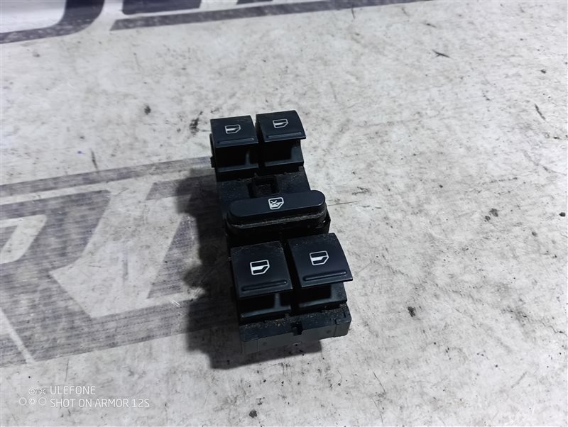 Кнопки стеклоподъемников Volkswagen Passat 2009 B6