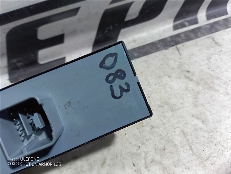 Кнопки стеклоподъемников Volkswagen Passat 2009 B6