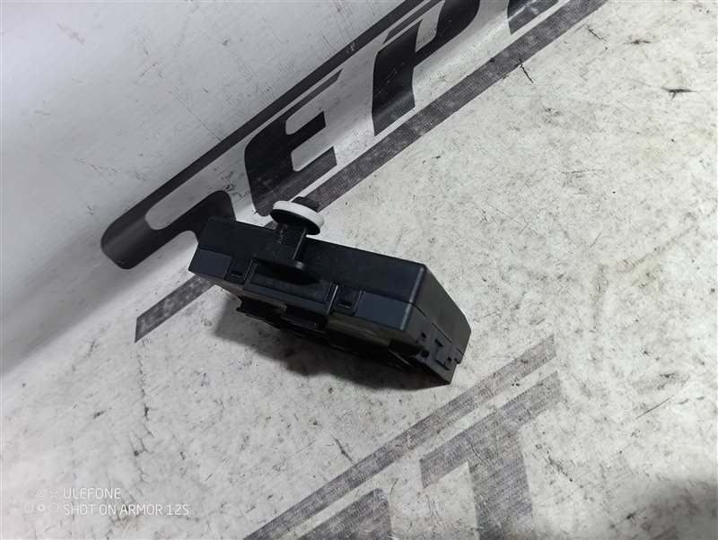 Блок управления дверьми Audi Q5 2010 8R