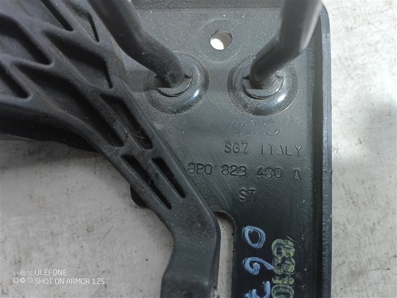 Крюк замка капота Audi A3 2009 8P