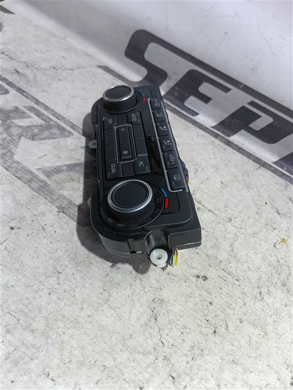 Блок управления климат-контролем Volkswagen Passat 2011 B7