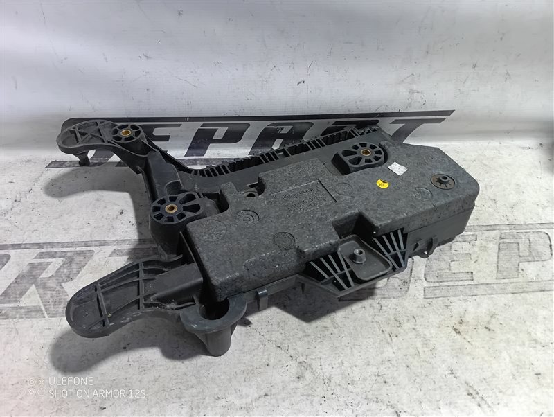 Полка аккумулятора Audi A3 2009 8P