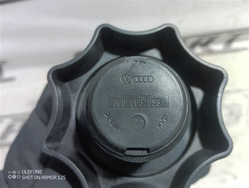 Болт крепления запасного колеса Volkswagen Passat 2008 B6