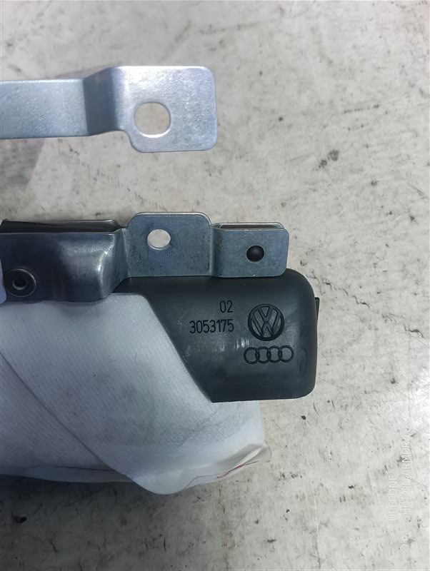 Подушка безопасности в сиденье Volkswagen Passat 2008 B6