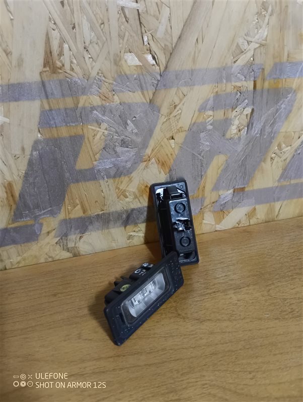 Подсветка номера Audi Q3 2012 8U