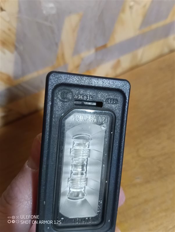 Подсветка номера Audi Q3 2012 8U