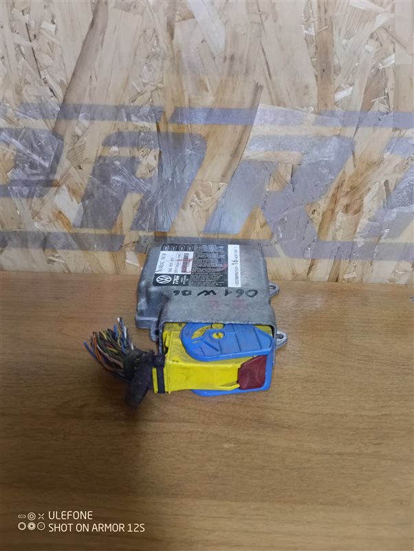 Блок управления подушками безопасности Volkswagen Passat 2008 B6