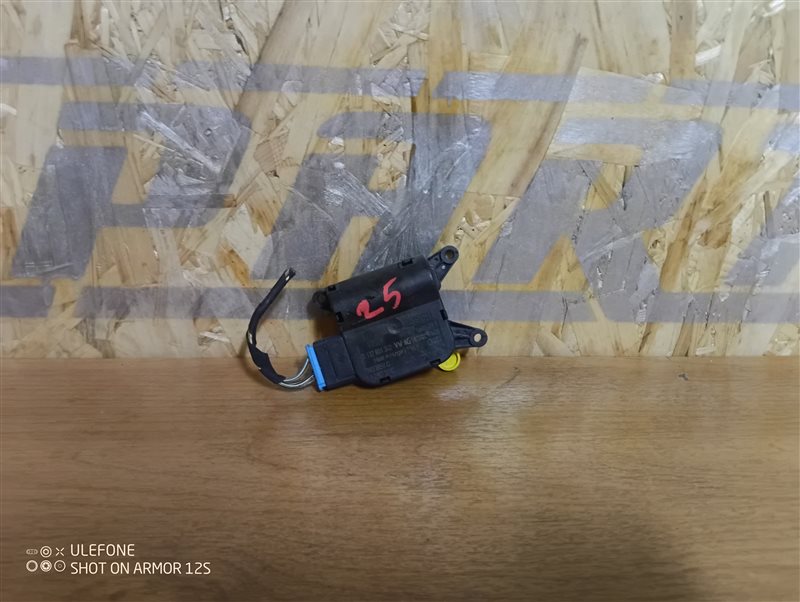 Сервопривод заслонки печки Volkswagen Tiguan 2010 5N