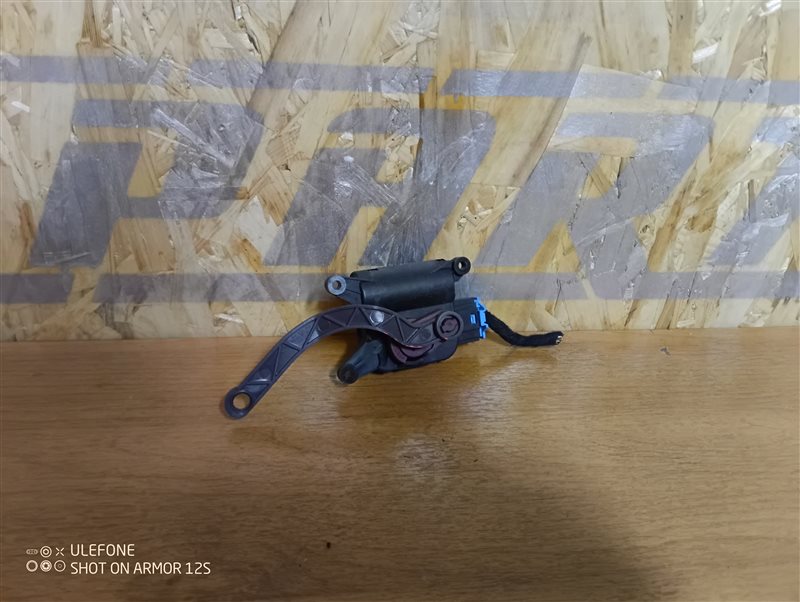 Сервопривод заслонки печки Volkswagen Tiguan 2010 5N