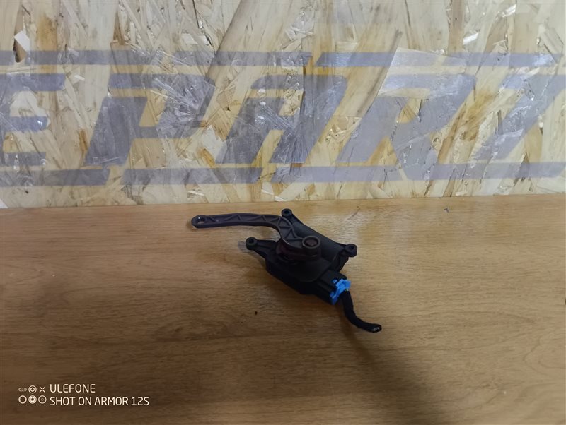 Сервопривод заслонки печки Volkswagen Tiguan 2010 5N