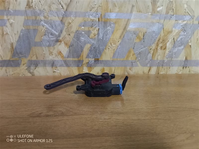 Сервопривод заслонки печки Volkswagen Tiguan 2010 5N
