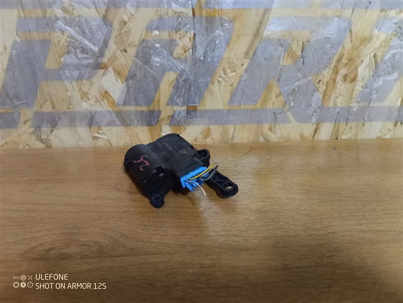 Сервопривод заслонки печки Volkswagen Tiguan 2010 5N
