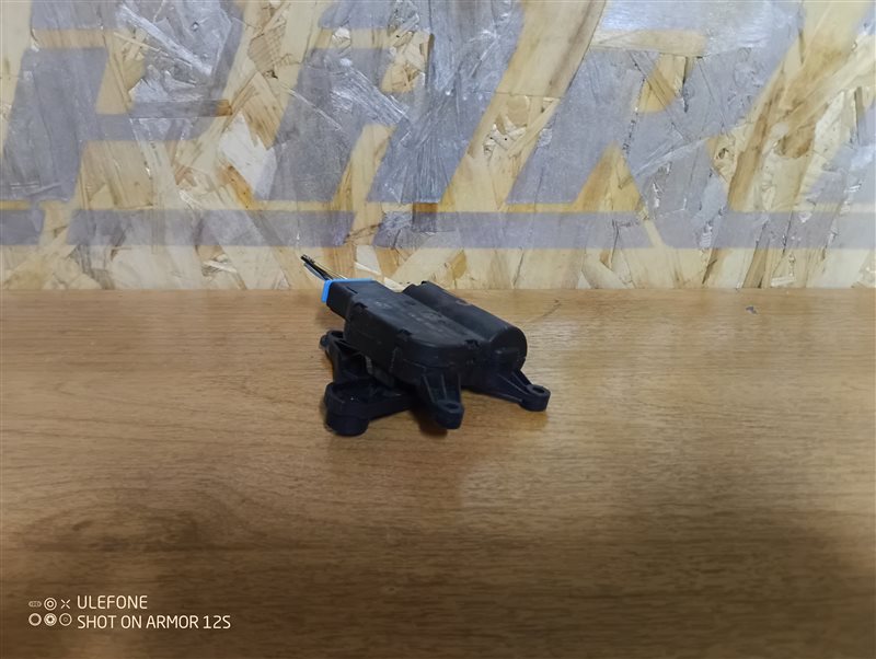 Сервопривод заслонки печки Volkswagen Tiguan 2010 5N