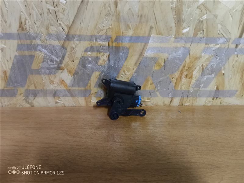 Сервопривод заслонки печки Volkswagen Tiguan 2010 5N