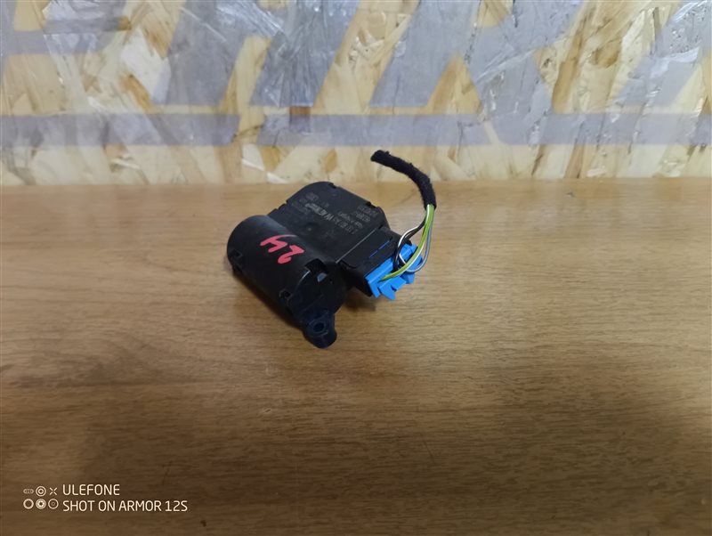 Сервопривод заслонки печки Volkswagen Passat 2011 B7
