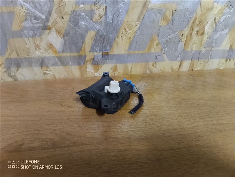Сервопривод заслонки печки Volkswagen Passat 2011 B7