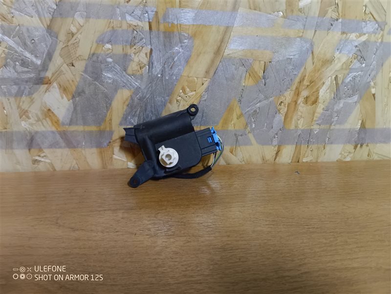 Сервопривод заслонки печки Volkswagen Passat 2011 B7
