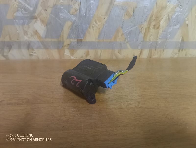Сервопривод заслонки печки Volkswagen Passat 2008 B6