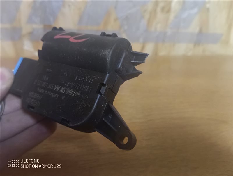 Сервопривод заслонки печки Volkswagen Passat 2008 B6