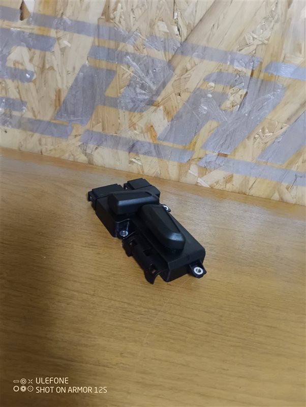 Кнопка регулировки сиденья Audi Q3 2012 8U
