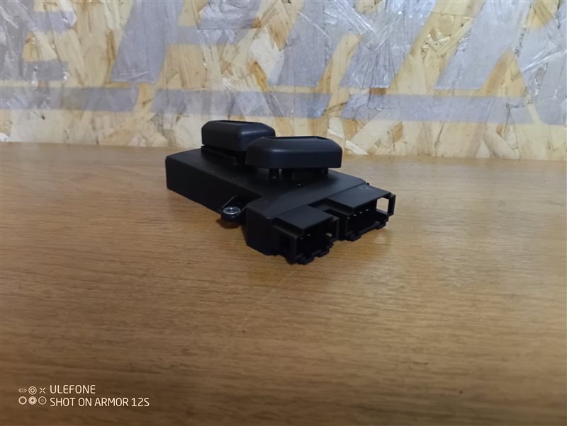 Кнопка регулировки сиденья Audi Q3 2012 8U