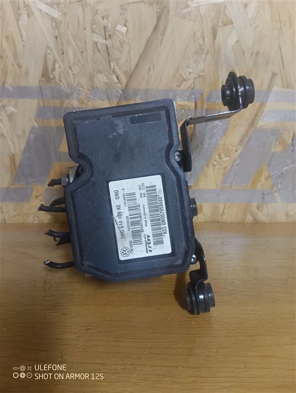 Блок ABS Audi Q3 2012 8U