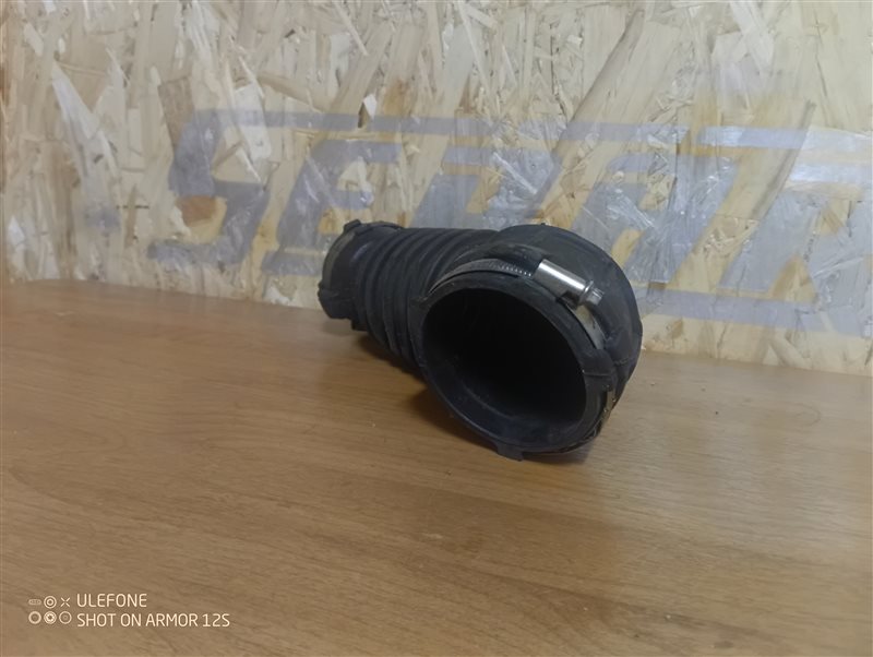 Патрубок воздушного фильтра Audi Q5 2010 8R